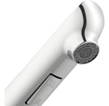 Gros plan d'un robinet avec fonction de douche