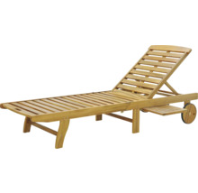 Holzliege mit verstellbarer Rückenlehne und Rädern