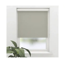 Store enrouleur sur fenêtre pour le contrôle de la lumière