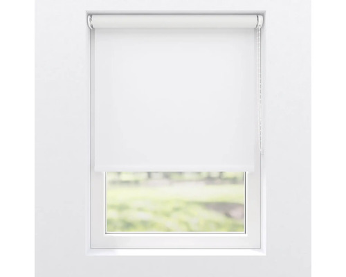Weißes Rollo am Fenster zur Lichtregulierung