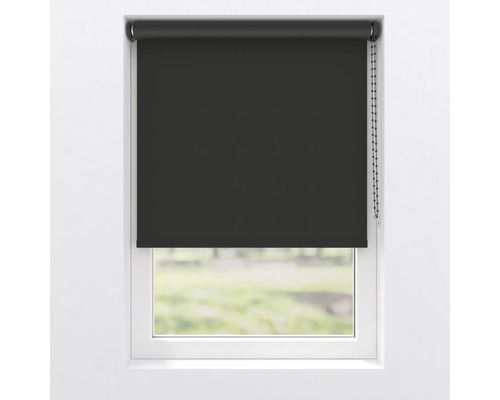 Verdunkelungsrollo am Fenster mit Kettenzug