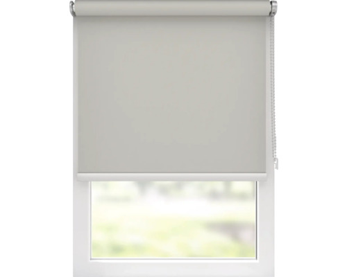 Fenster mit Rollos zur Beschattung