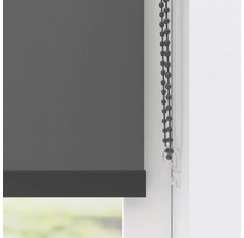 Graue Jalousie mit Kettenzug am Fenster