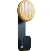 Wandhaken mit einem runden Holzkopf und einem Haken aus Metall