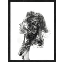 Image encadrée avec un profil de femme enveloppé de fumée