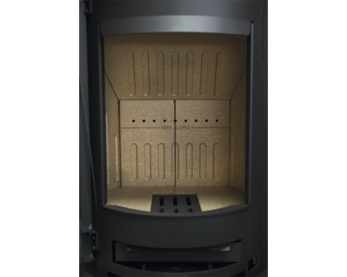 Innenansicht eines Kaminofens mit Feuerraumauskleidung und Rost