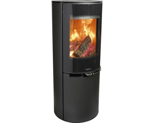 Kaminofen mit Holzfeuer und Aduro Logo