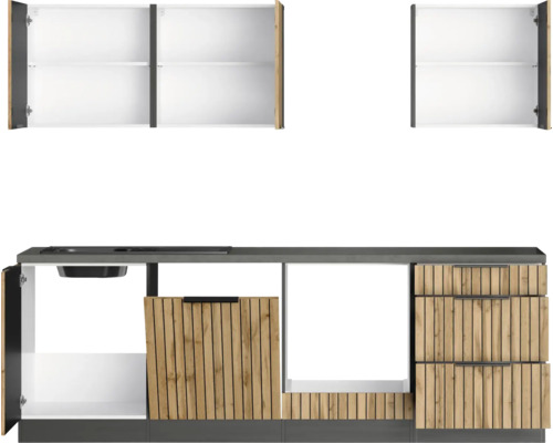 Küchenzeile mit Spüle, Schubladen und Schränken