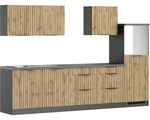 Cuisine équipée avec évier, tiroirs et éléments hauts aspect bois