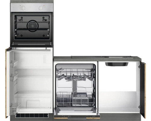 Cuisine équipée avec four, réfrigérateur, lave-vaisselle et évier