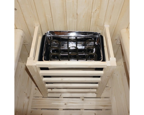 Poêle de sauna avec revêtement en bois dans un sauna