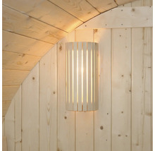 Applique murale en bois sur un mur en bois