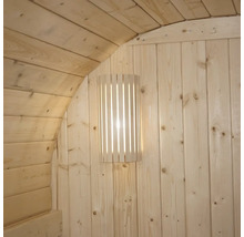 Applique murale en bois dans un sauna
