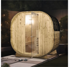 Sauna en forme de tonneau avec porte en verre et revêtement en bois en extérieur.