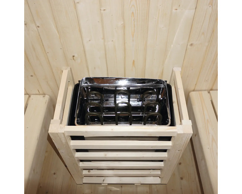 Poêle de sauna avec revêtement en bois dans un sauna