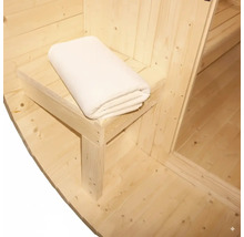 Sauna en bois avec banc et serviette
