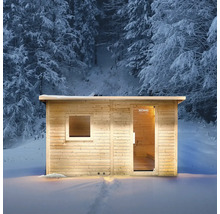 Sauna en bois dans la neige avec fenêtre et porte en verre avec le logo Home Deluxe