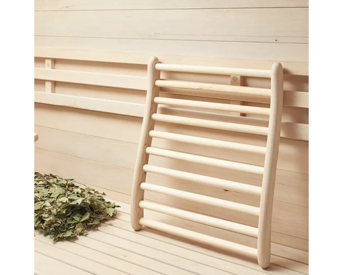 Sauna en bois avec couchette et faisceau de bouleau