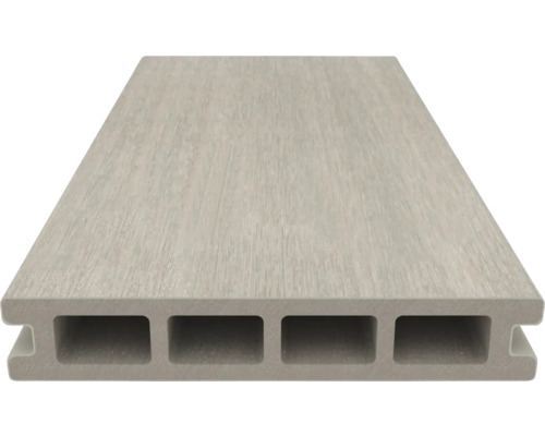 Terrassendiele aus Verbundmaterial mit Hohlkammerprofil