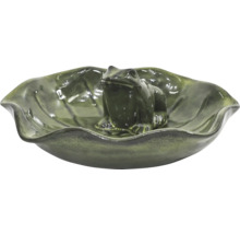 Dekorative Froschfigur in Blattform für den Gartenteich