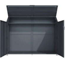 Geöffneter Geräteschuppen mit Regal für Gartengeräte