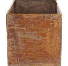 Quadratischer Pflanzkasten aus Metall mit Rostoptik