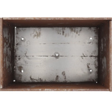 Vue intérieure d'un bac à plantes en métal avec trous pré-percés