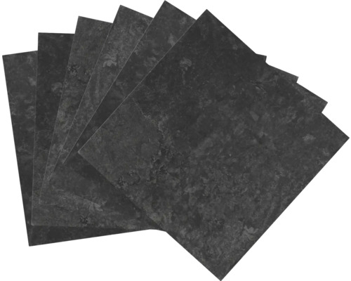 Plusieurs carreaux de sol noirs