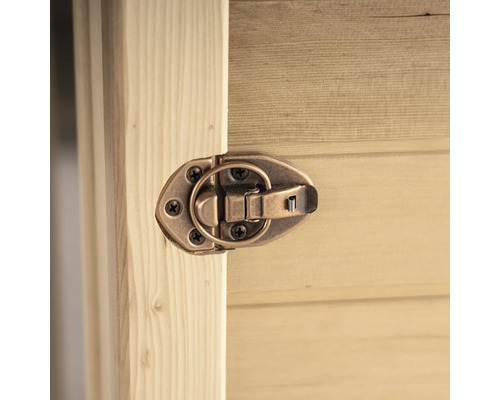 Vue détaillée d'un loquet rotatif sur une porte en bois