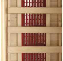 Vue détaillée d'une paroi de cabine infrarouge avec cadre en bois et radiateurs infrarouges