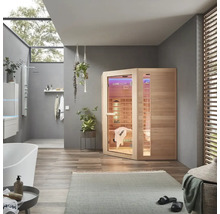 Salle de bains avec sauna infrarouge, baignoire et douche pour des moments de détente