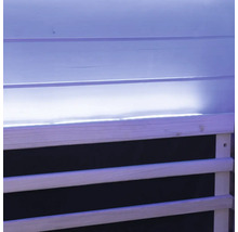 Revêtement en bois avec lamelles horizontales et éclairage