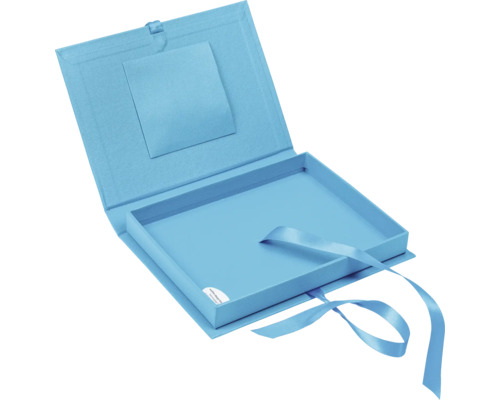 Offene blaue Geschenkbox mit Band