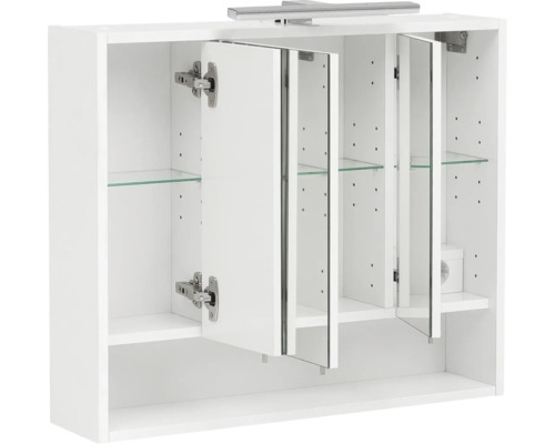 Armoire de toilette blanche avec portes ouvertes et étagères en verre