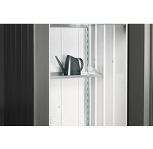 Gartenschrank Innenraum mit Regal und Giesskanne