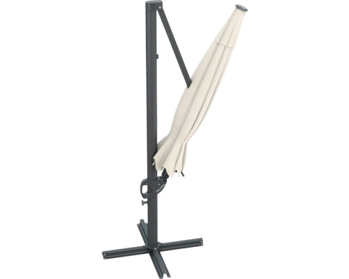 Geschlossener Ampelschirm mit Schirmfuß