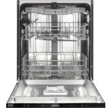 Lave-vaisselle ouvert avec étagères