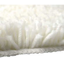 Gros plan d'un tapis à poils longs