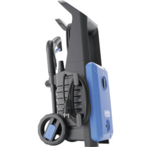 Nilfisk Hochdruckreiniger mit Rädern und Zubehörhalterung