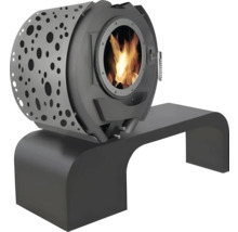 Poêle à bois avec écran perforé décoratif et banc intégré