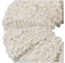 Gros plan d'un textile blanc en molleton teddy