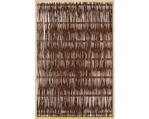 Tapis de saule dans un cadre pour la décoration et comme écran d'intimité