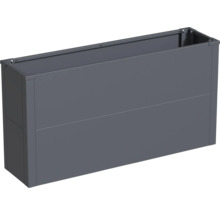 Grauer Pflanzkasten aus Metall für den Garten