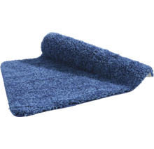 Teppich mit hohem Flor, teilweise aufgerollt