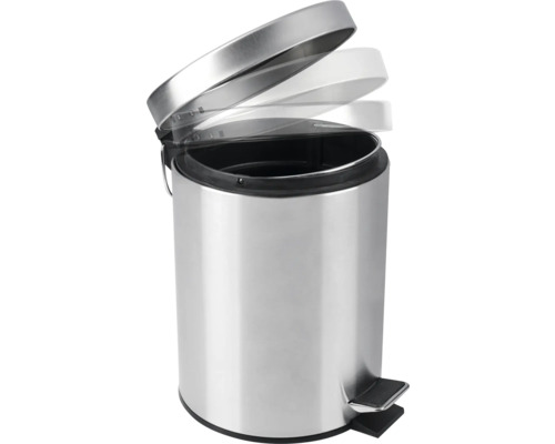 Poubelle à pédale en métal avec couvercle ouvert