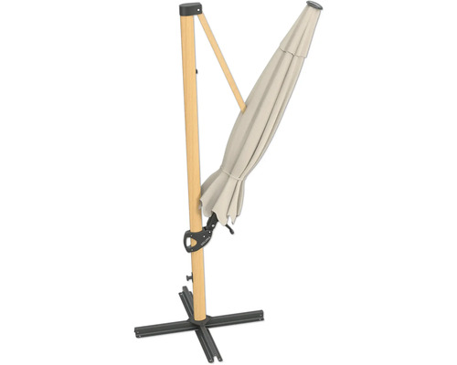 Freiarm-Sonnenschirm mit Holzständer und geschlossenem, beigem Schirm