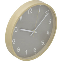 Wanduhr mit hellem Holzrahmen und grauem Zifferblatt