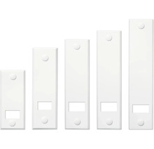 Cinq classeurs de différentes tailles pour fournitures de bureau