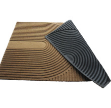 Fussmatte mit Streifenmuster und rutschfester Rückseite