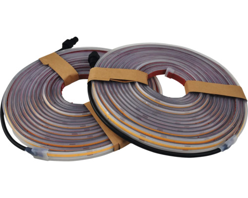 Zwei Rollen LED-Streifen mit Kabel und Klebeband